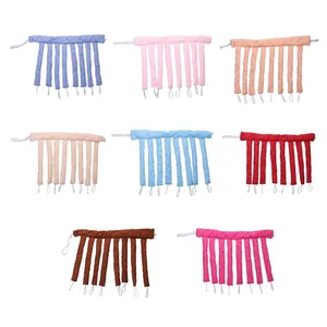 Vue détaillée de bigoudis sans chaleur à 8 branches en couleurs variées et tissu matelassé
