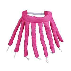 Détail du boucleur sans chaleur en satin rose à 8 branches avec texture matelassée