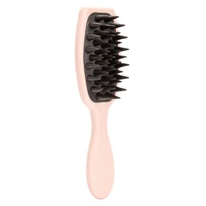 Spazzola massaggiante per capelli rosa e nera con manico lungo e setole in silicone morbido