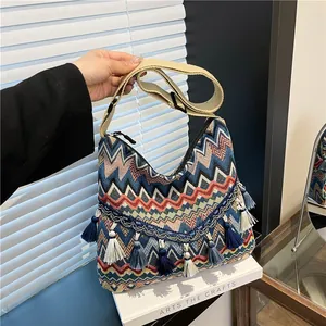 Bohemian Woven Shoulder Bag Ethnic Geometric Zigzag Pattern With Tassels Large Capacity Crossbody Bag For Women Travel Casual