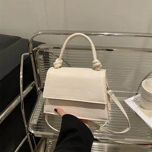 Petit Sac Carré en Cuir PU Motif Crocodile pour Femmes Poignée à Nœud Vintage Sac Bandoulière à Rabat Sac à Main Mode