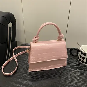 Mini sac à main rose pour femme avec motif crocodile, poignée torsadée et bandoulière