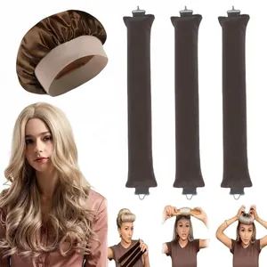 Dettaglio dei bigodini senza calore e della cuffia in seta per styling capelli mossi