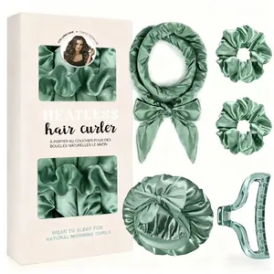 Kit bigoudi sans chaleur en satin vert sauge avec chouchous et pince dans sa boîte
