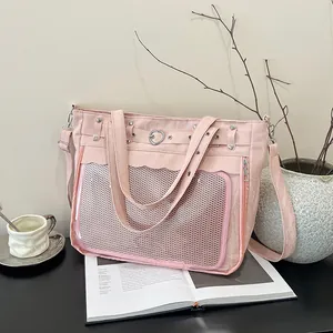 Sac ita anime rose avec fermoirs en cœur et fenêtre transparente pour badges et pins
