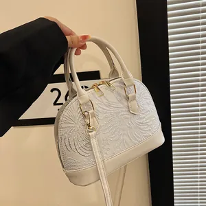 Women Vintage PU Embroidery Shell Crossbody Bag 2025 Niche Design Chic Handbag Casual Shoulder Bag For Daily Use