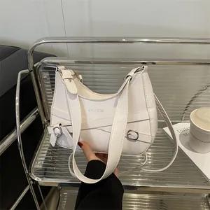 Sac Sous le Bras Tendance en Cuir PU pour Femme Forme Lune Hobo Imprimé Lettres Sangle Croisée Boucle Métal Bandoulière Réglable