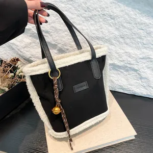 Damen Herbst Winter Kunstpelz Besatz Eimertasche Plüsch Stoff Spleißen Tote Handtasche Koreanische Mode Lässige Tasche Mit Glocke