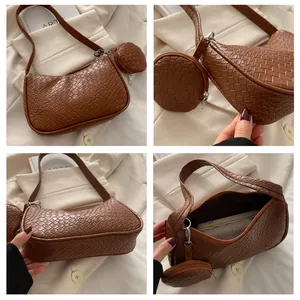 Detailansicht der geflochtenen Lederstruktur und des Innenraums der braunen Hobo-Tasche