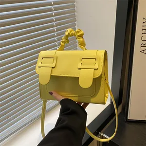 Petit Sac Bandoulière Carré en Cuir PU pour Femmes Minimaliste Couleur Unie Poignée Plissée Double Boucle Sac à Main Mode
