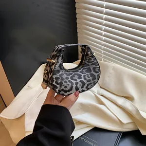 Damen Nischen Leopardenmuster Halbmond Unterarmtasche PU Leder Mode Kleine Handtasche Mit Goldenem Reißverschluss Schultertasche