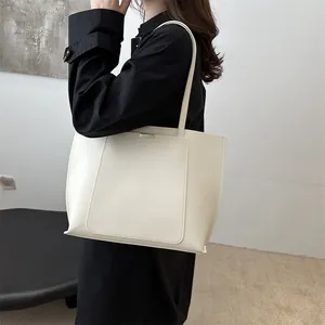 Sac cabas minimaliste en cuir ivoire avec boucles argentées et grande capacité pour femmes