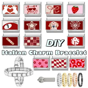 Dettaglio di maglie per bracciale italiano fai-da-te in acciaio inox argento, oro e rosa
