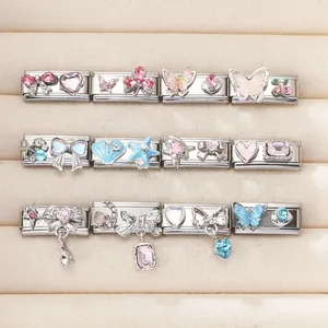 Detailansicht italienischer Armbandglieder aus Edelstahl mit Strass und Emaille