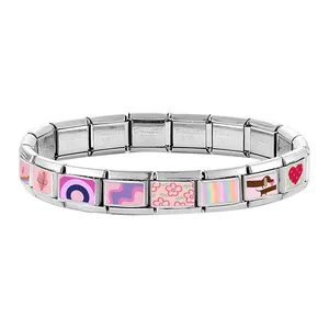 Details des italienischen Modular-Armbands mit Edelstahl-Stempel und Symbolen