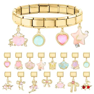 Bracelet modulaire italien en acier doré avec pendentifs en émail en forme de cœur et étoile