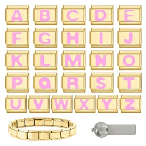 Détails des maillons modulaires italiens dorés avec lettres roses A-Z et outil de réglage
