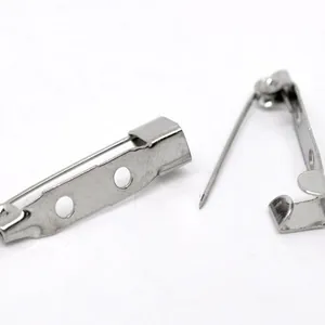 Base per spilla in metallo argento con tre fori per cucito fai-da-te e bigiotteria