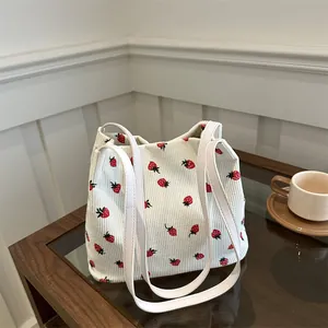 Sac Fourre-tout en Velours Côtelé pour Femmes Grande Capacité Imprimé Fraise Sac à Épaule Polyvalent