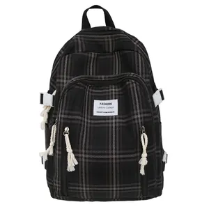 Klassischer Rucksack aus kariertem Baumwollleinen in Schwarz und Grau für Reise und Freizeit