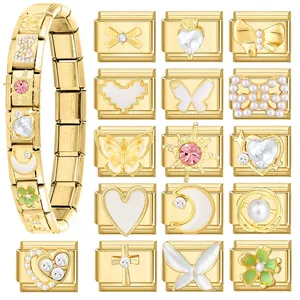 Goldenes Edelstahl Italienisches Charm-Armband mit Schmetterling, Perle und Kristallen