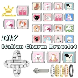 Dettaglio delle maglie modulari per bracciale italiano con simpatici gatti e cani cartoon