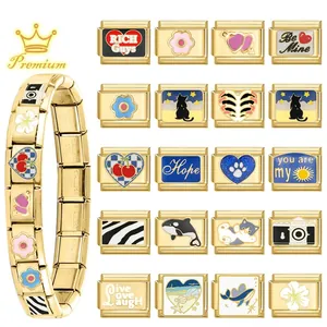 Bracciale modulare italiano e collezione di ciondoli smaltati in acciaio dorato