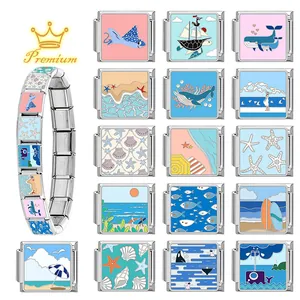 Bracciale componibile italiano con charm smaltati a tema marino come balena e stella