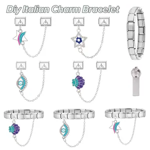 Nahaufnahme der DIY Italian Charm Armband-Glieder mit Stern und Evil-Eye-Anhängern