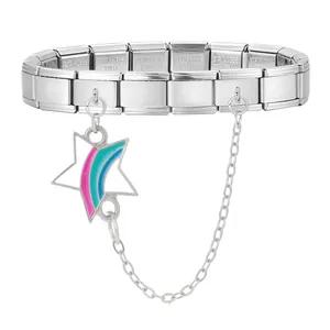 Details des Edelstahl-Charm-Armbands mit Sternanhänger und Sicherheitskette