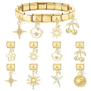 Goldenes modulares Edelstahl-Charm-Armband-Set mit Sternen- und Blumen-Anhängern