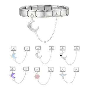 Italienisches Charm-Armband mit Mondanhängern und verschiedenen Gliedern aus Edelstahl
