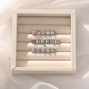 Détails de charms italiens DIY avec des motifs de fleurs et cœurs en émail