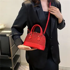 Sac à main rouge à motif tissé avec bandoulière amovible pour femmes élégantes