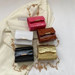 Women Crocodile Pattern Mini Crossbody Bag Small Square PU Leather Chain Shoulder Bag Gold Metal Buckle Fashion Handbag