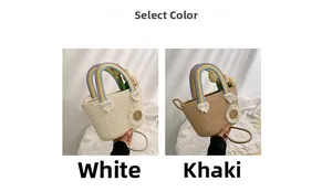 Détails de sacs seaux tissés blancs et kaki avec anses arc-en-ciel et décorations marguerites
