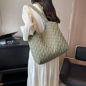 Quilted sage green tote bag with large capacity for women's daily commute style