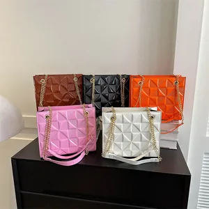 Sac Cabas Femme Mode Motif Géométrique 3D Cuir PU Bandoulière Chaîne Sac à Épaule Minimaliste Urbain Décontracté Main