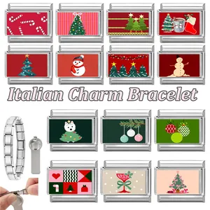 Detailset aus 14 Edelstahl-Charms mit Weihnachtsmotiven und italienischem Modularmband