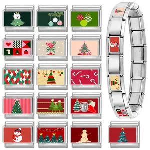 Weihnachtliches italienisches Charm-Armband mit Edelstahlgliedern und Festtagsanhängern