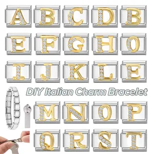 Μακροσκοπική όψη χρυσών γραμμάτων για DIY ιταλικά βραχιόλια γούρι με λαμπερά στρας