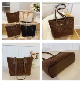Vues détaillées du sac fourre-tout imprimé léopard et du sac à bandoulière blanc