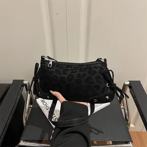 Leopardenmuster Unterarmtasche Damen Vintage Wildleder-Optik Schultertasche Mit Nieten Schleife Trendy Y2K Tasche Rot Schwarz Braun