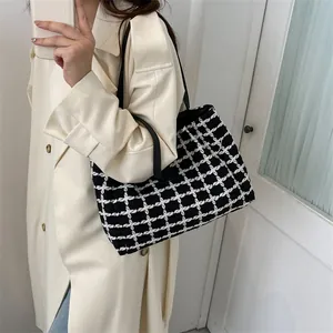 Grand sac cabas pour femme en tweed à carreaux noir et blanc avec anses en cuir souple
