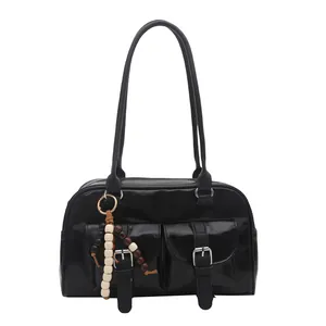 Schwarze Vintage-Schultertasche mit Glanzeffekt, Doppelschnallentaschen und Perlen