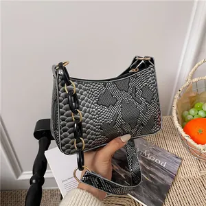 Sac Sous le Bras pour Femme Imprimé Serpent Sac à Épaule en Cuir PU Avec Chaîne en Acrylique Sac à Main Baguette Tendance