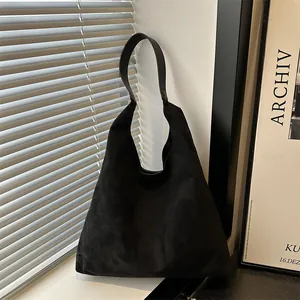 Γυναικεία Τσάντα Tote από Συνθετικό Σουέτ Μεγάλη Χωρητικότητα Vintage Μινιμαλιστική Τσάντα Ώμου Με Λούτρινο Μπρελόκ