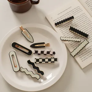 Französisch Retro Schwarz Weiß Welle Schachbrett Haarspangen Harz Legierung Entenschnabelklemme Damen Tägliche Haarschmuck