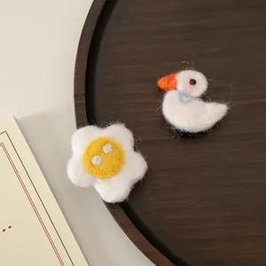 Barrettes Cheveux en Feutre de Laine Fait Main Canard Oeuf Sur Le Plat Pinces Mignonnes Style Japonais Coréen Hiver