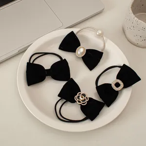 Elastici per Capelli e Fermagli in Velluto Nero Vintage con Fiocco Künstliche Perle Sintetiche Strass Elegante Fiore di Camelia per Donna Gioielli Capelli